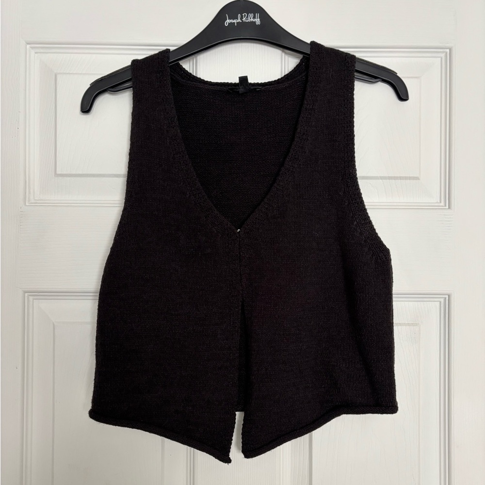 Knit vest